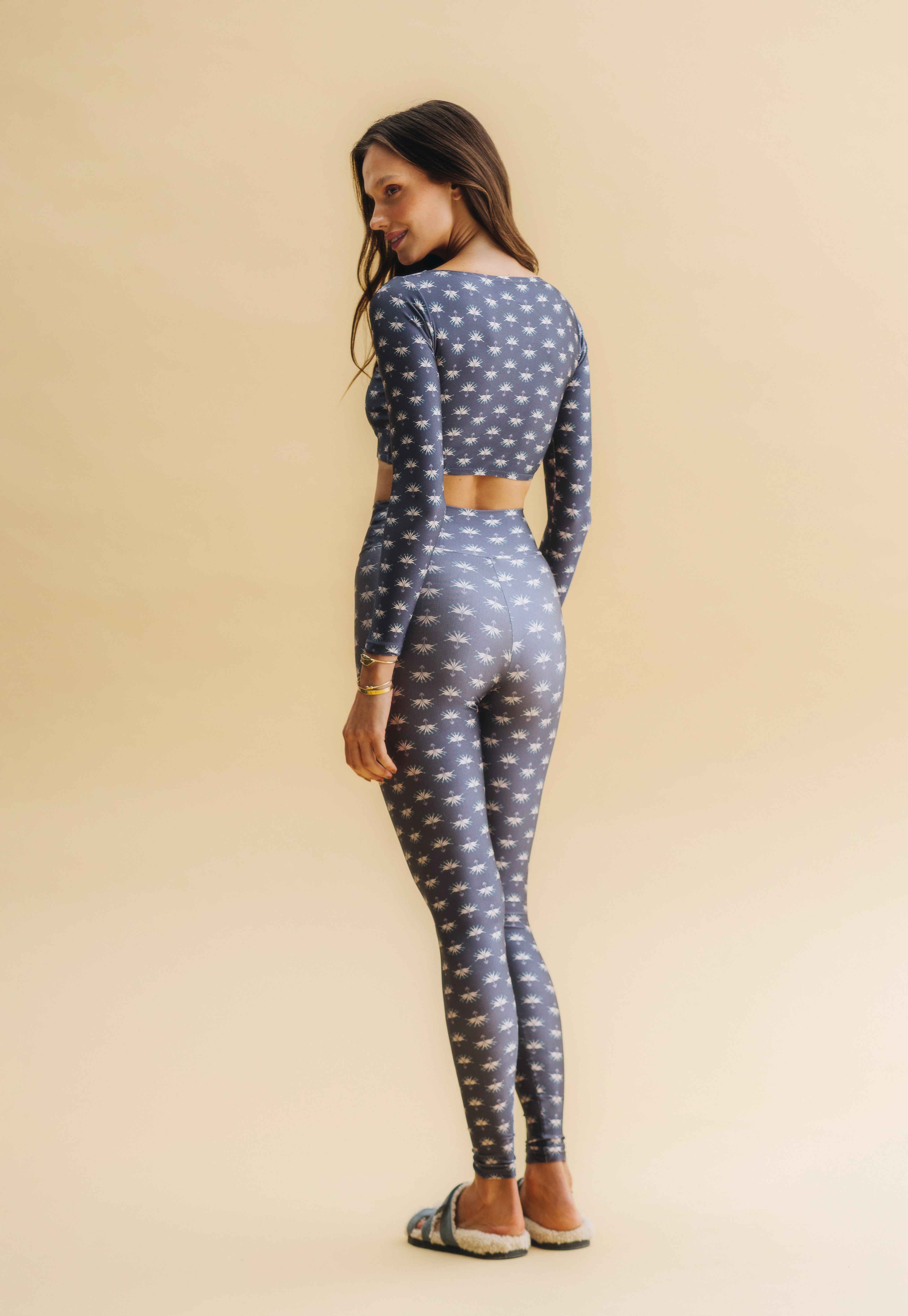 Top cropped manga longa Plume