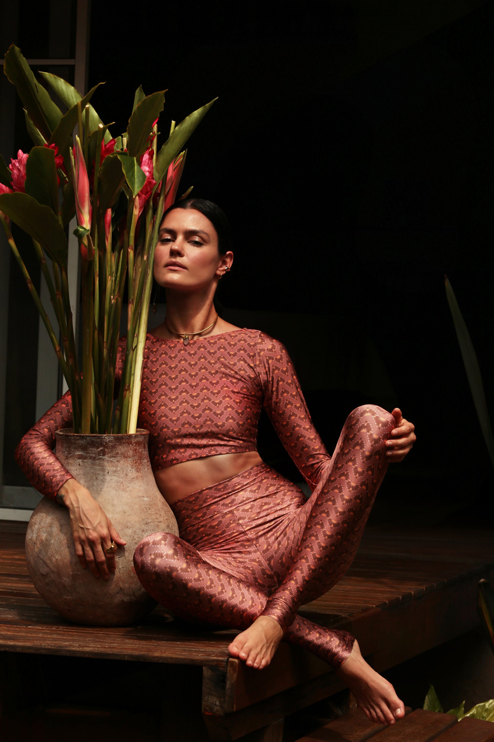 Top cropped manga longa Sunset Tribe