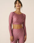 Top cropped manga longa Surya Rosé