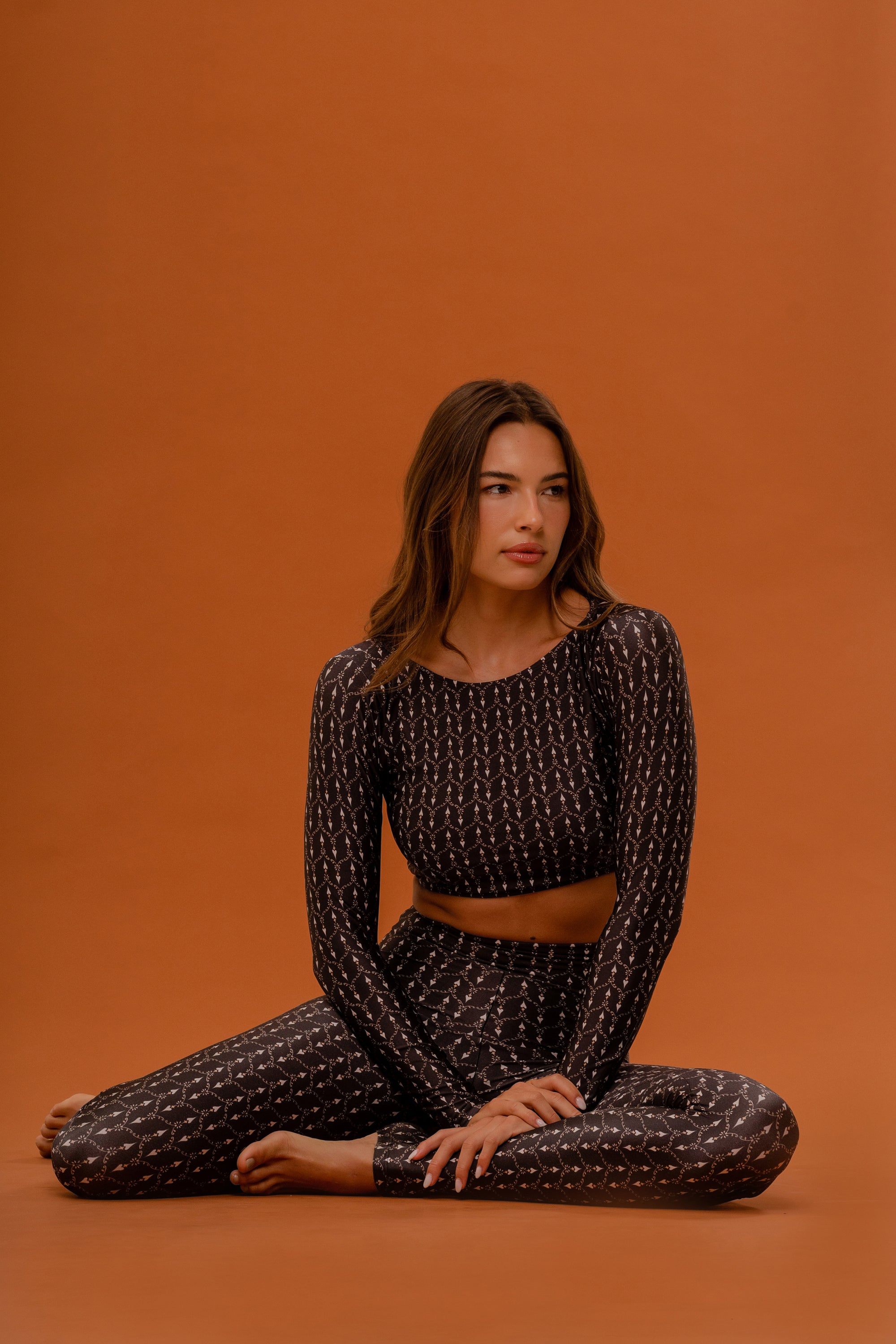 Top cropped manga longa Little Hearts