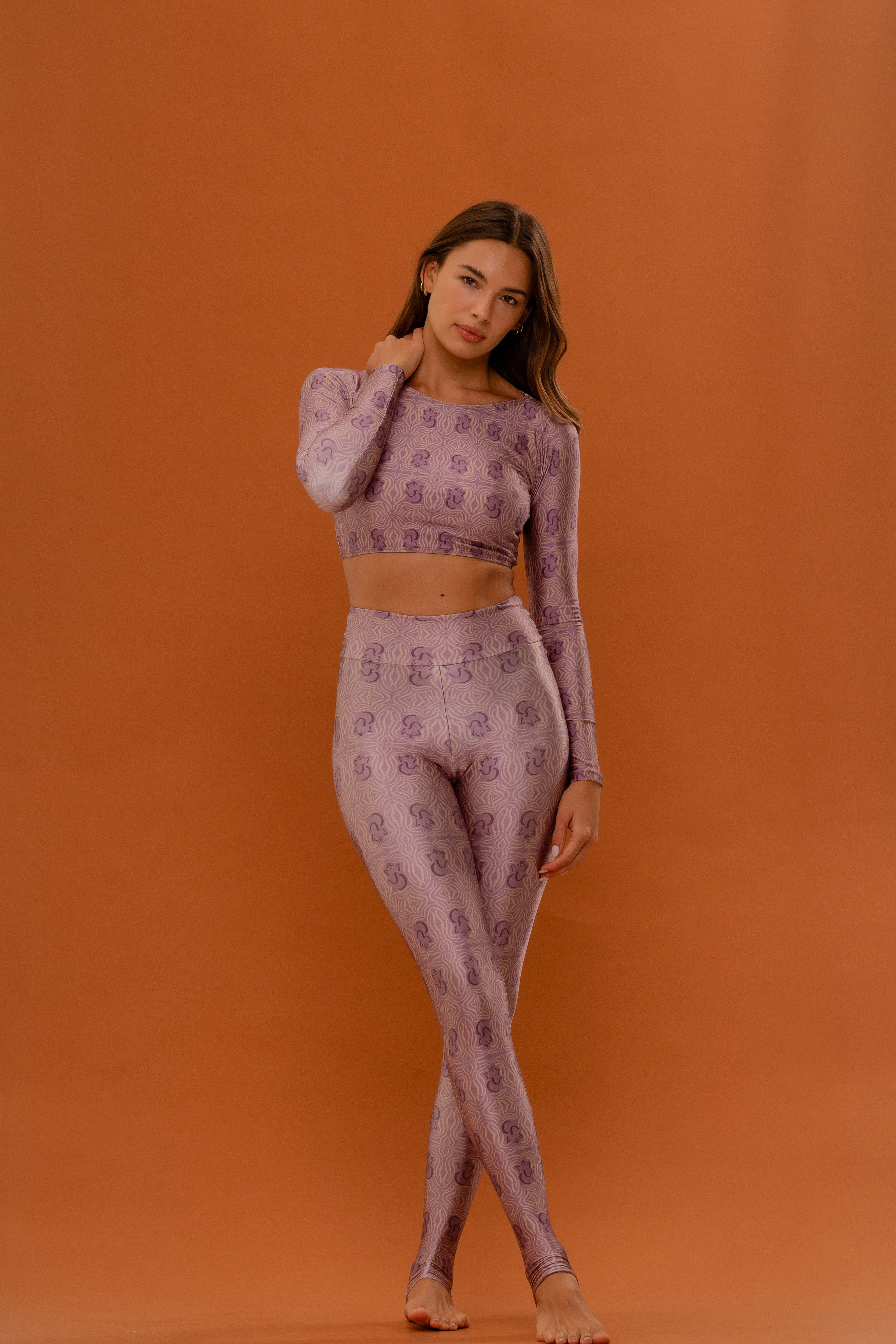 Top cropped manga longa Ganesha
