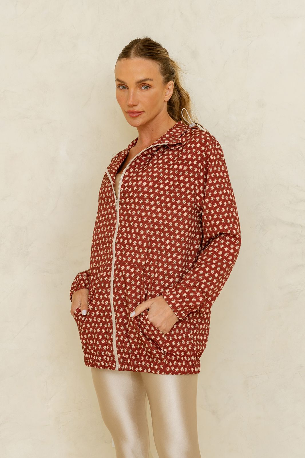 Jaqueta Windbreaker Floral Búzios