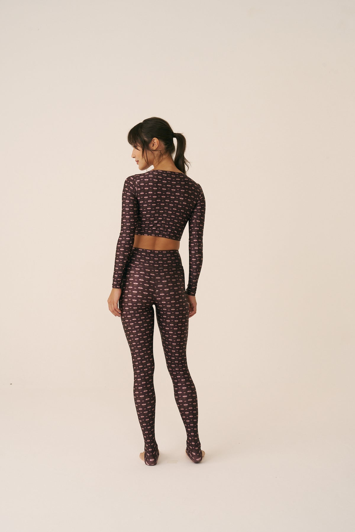 Top cropped manga longa Miragem