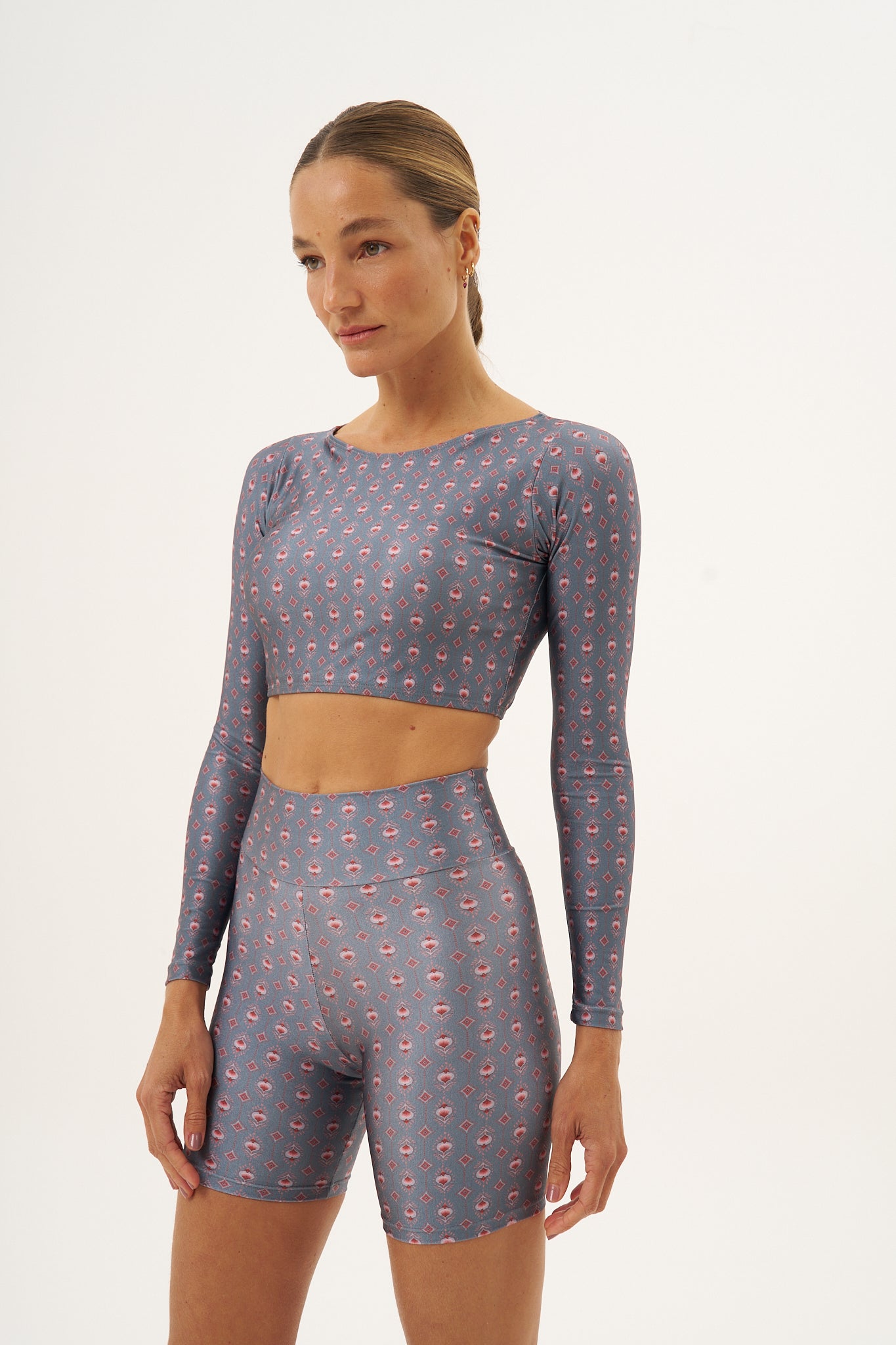 Top cropped manga longa Pétala