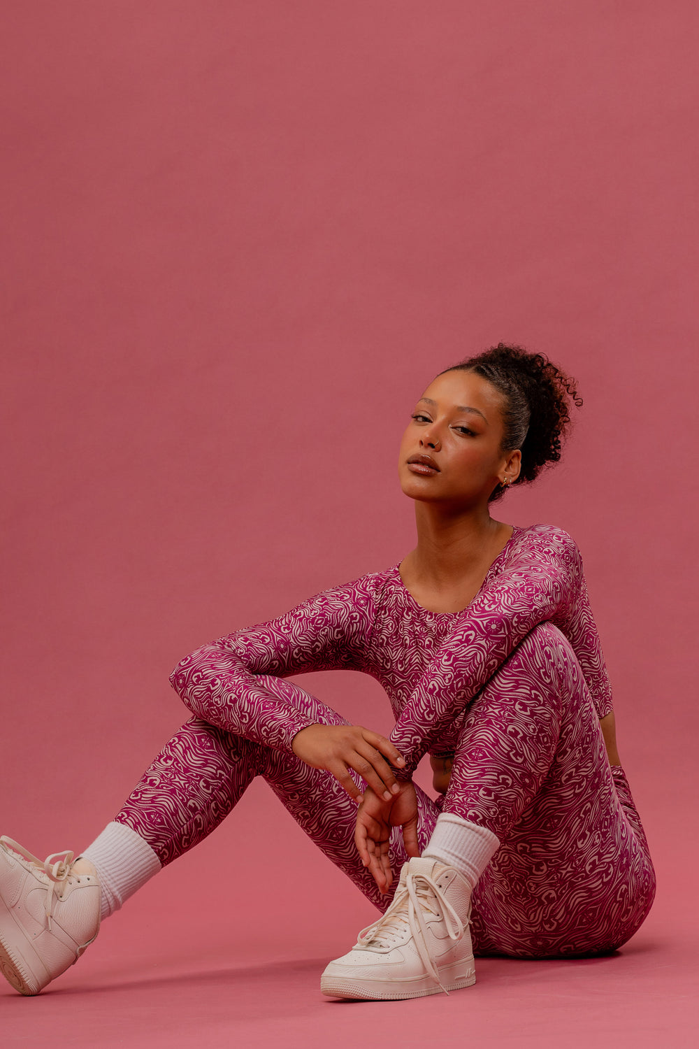 Top cropped manga longa Samadhi Rosa – detalhe