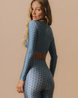 Top cropped manga longa Celeste